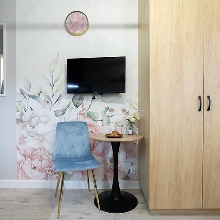 Ministudios Ursus Warszawa Eksteriør billede