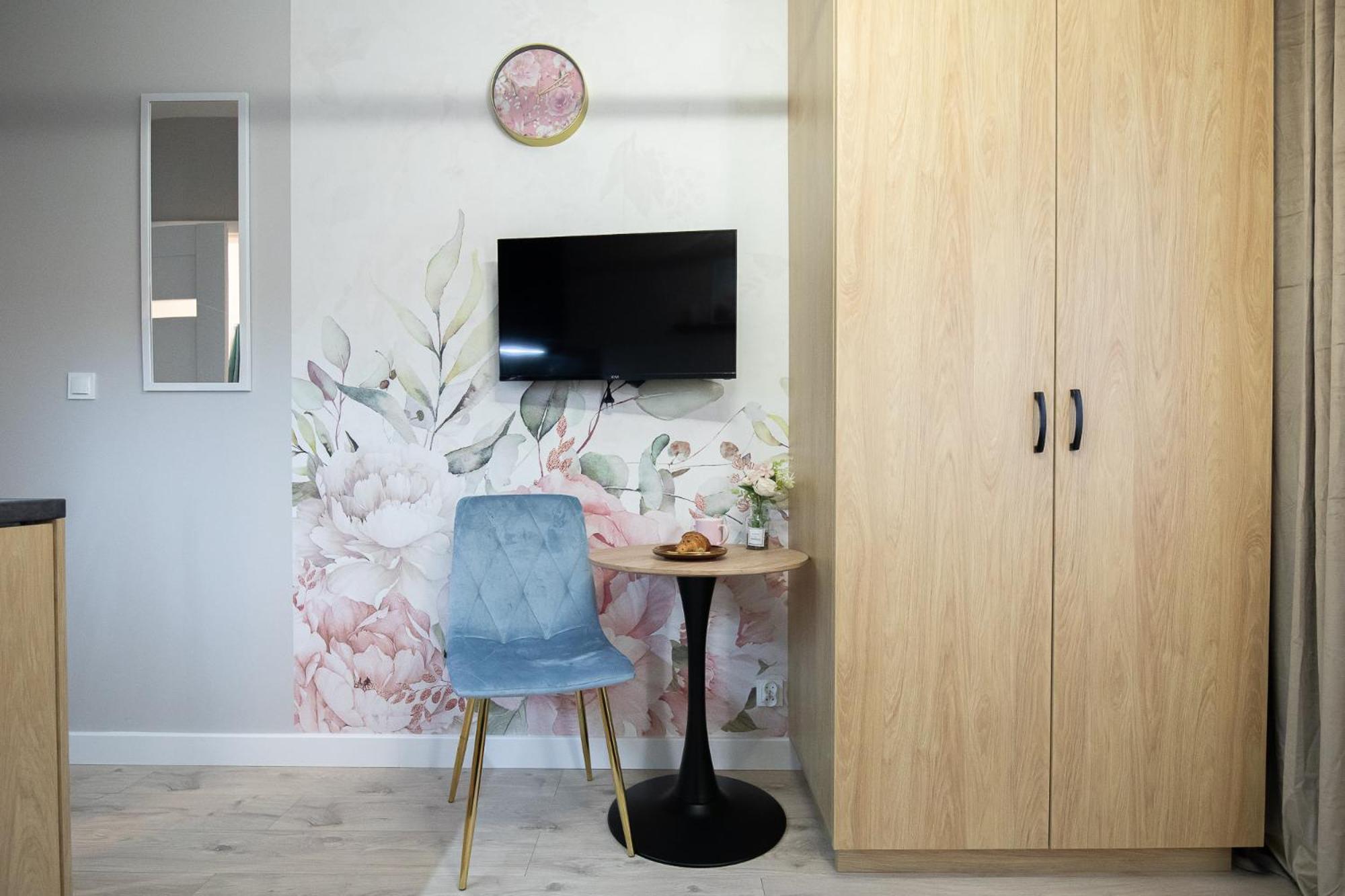 Ministudios Ursus Warszawa Eksteriør billede